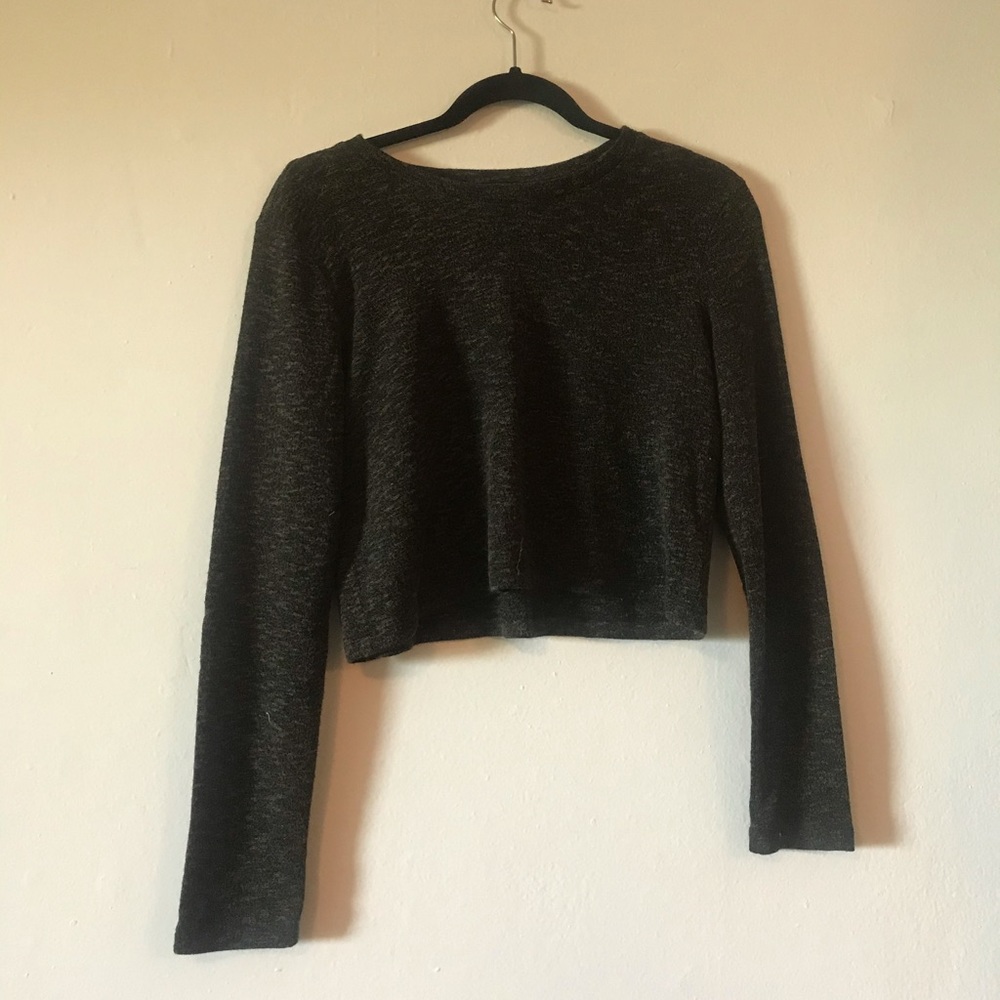 Cropped long-sleeve knit shirt